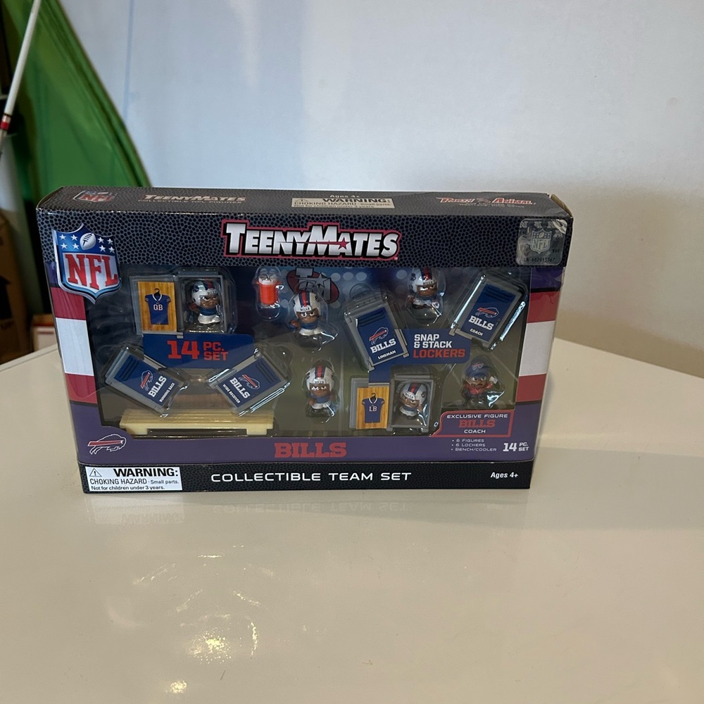 NFL Collectible Team Set - Blue and Red